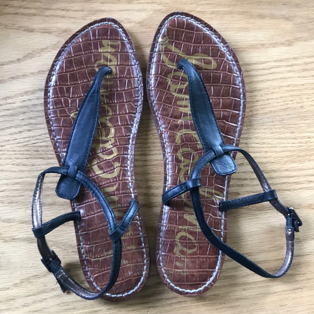 T-strap sandals